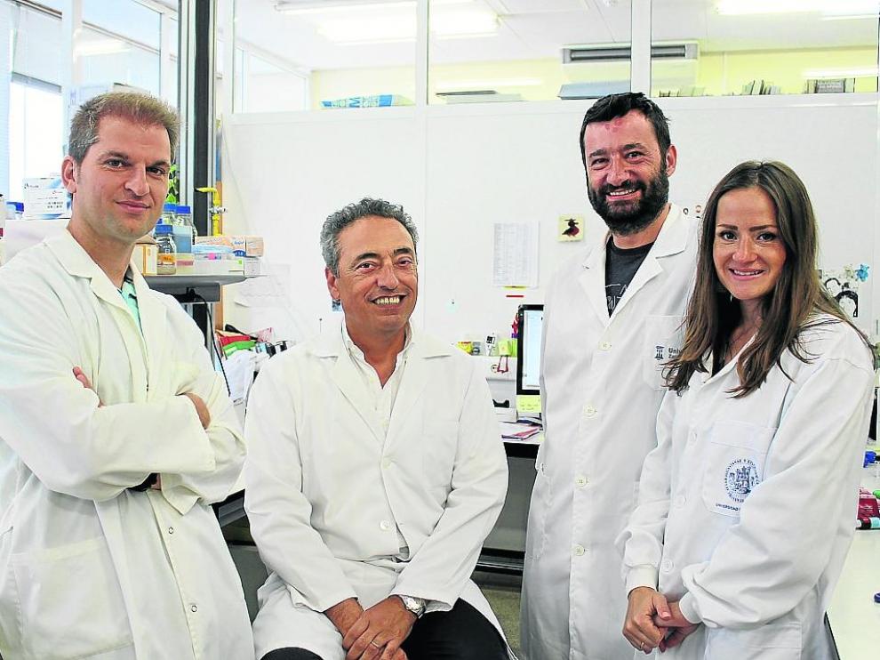 Grupo liderado por Carlos Martín que desarrolla una nueva vacuna contra la tuberculosis.