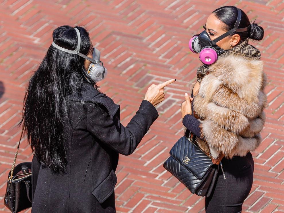 Dos mujeres con máscaras protectoras en Central Park, en Nueva York.