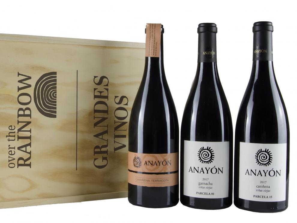 Anayón Cariñena Terracota y los dos Anayón Parcelas que se incluyen en el lote Premium.