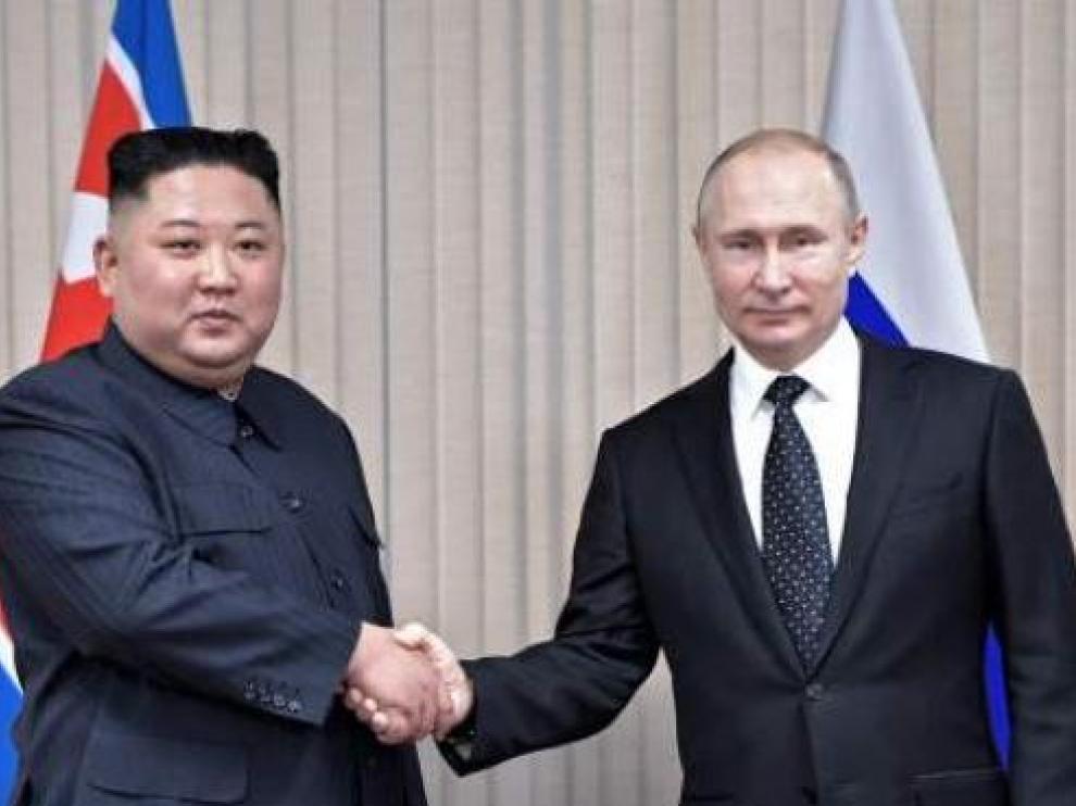 Putin Condecora A Kim Jong Un Por Cuidar La Memoria De Los Soldados Sovieticos Caidos En Corea Del Norte Hace 75 Anos