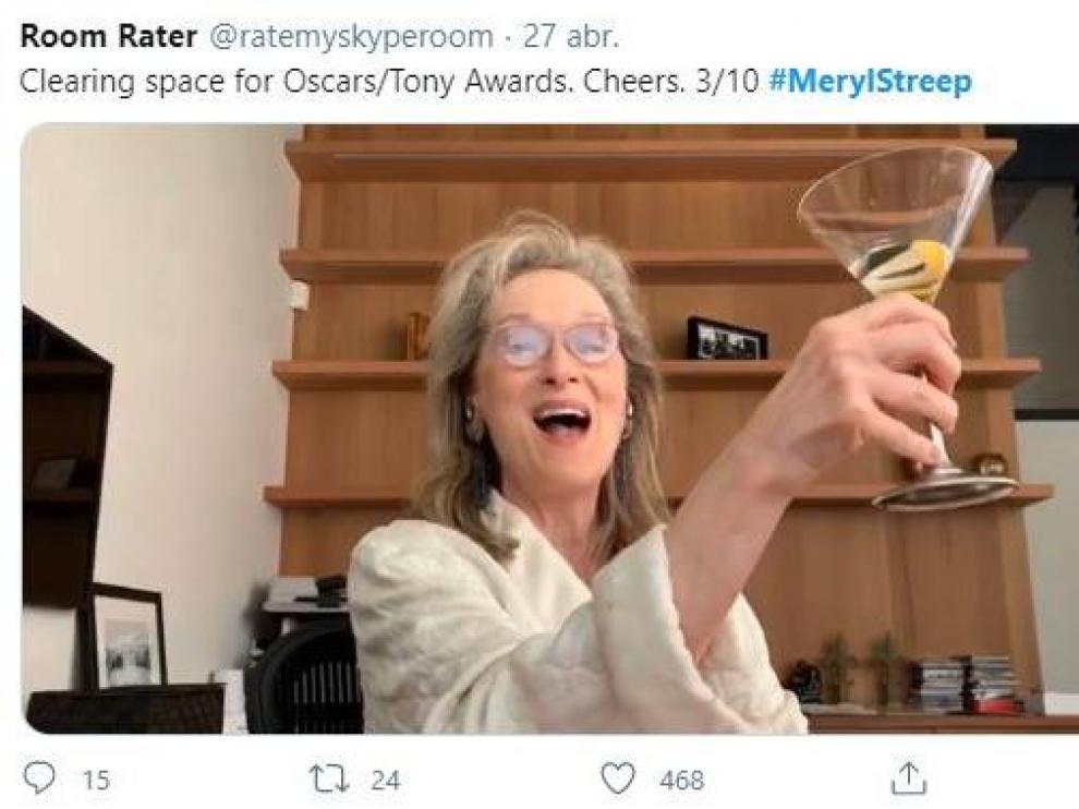 Una cuenta de Twitter comenta los fondos de las videollamadas de los famosos.