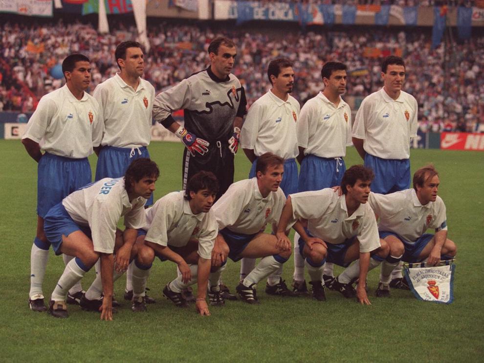 Equipo titular del Real Zaragoza en el Parque de los Príncipes.