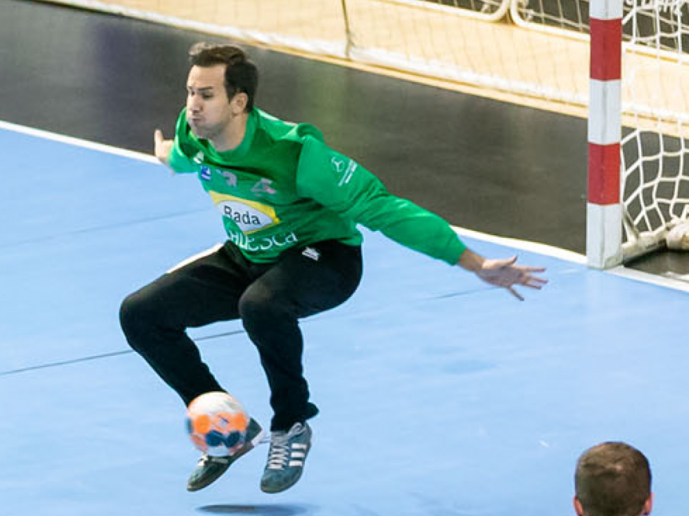 Jorge Gómez, durante un partido con el Bada Huesca