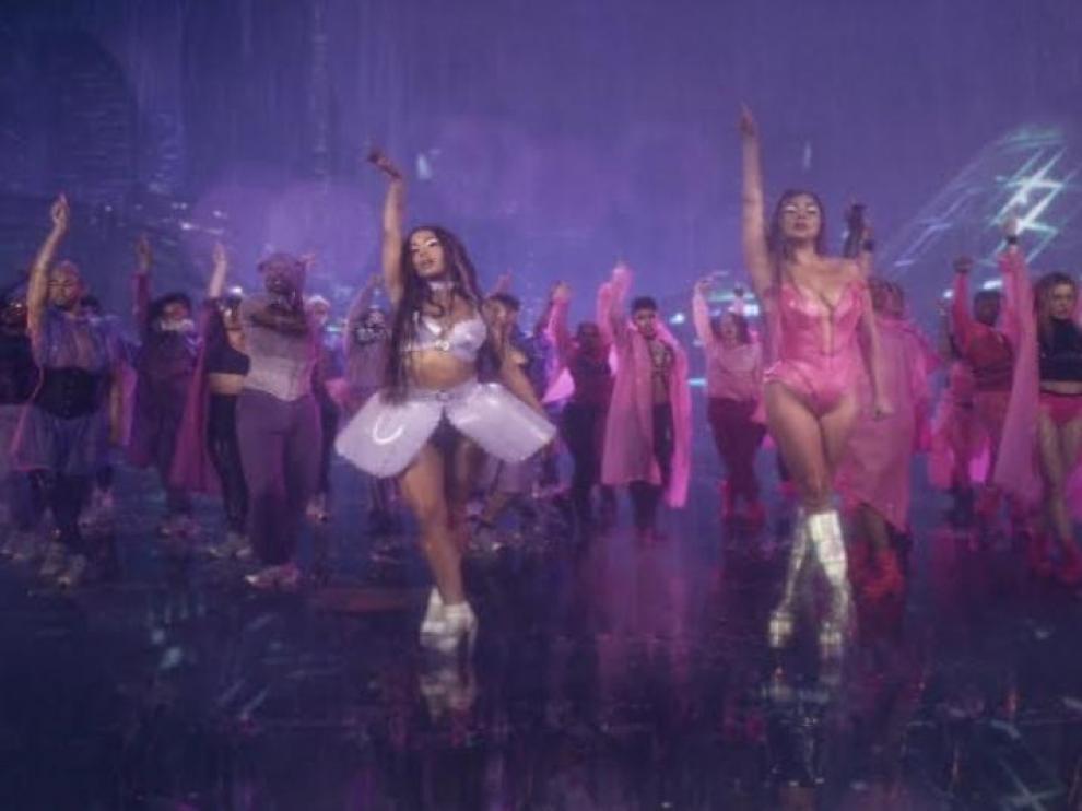 Fotograma del videoclip 'Rain on Me'