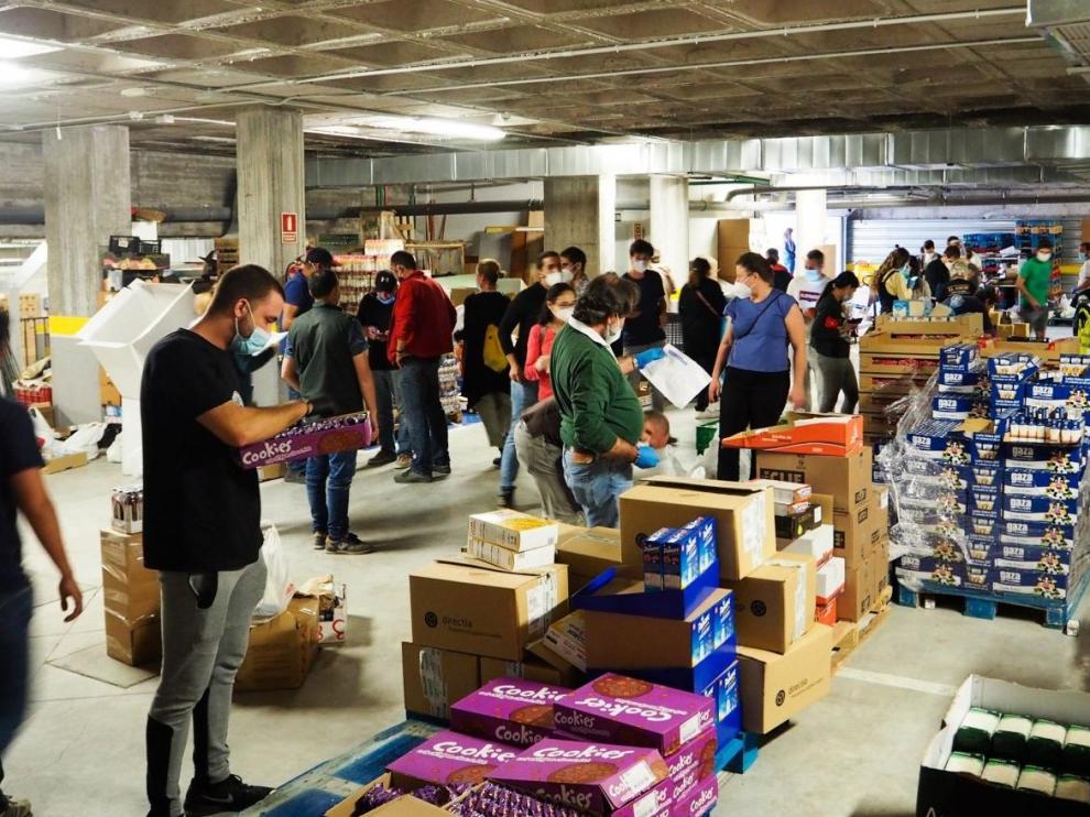 El colectivo reparte semanalmente comida y artículos de primera necesidad a unas 3.500 personas.