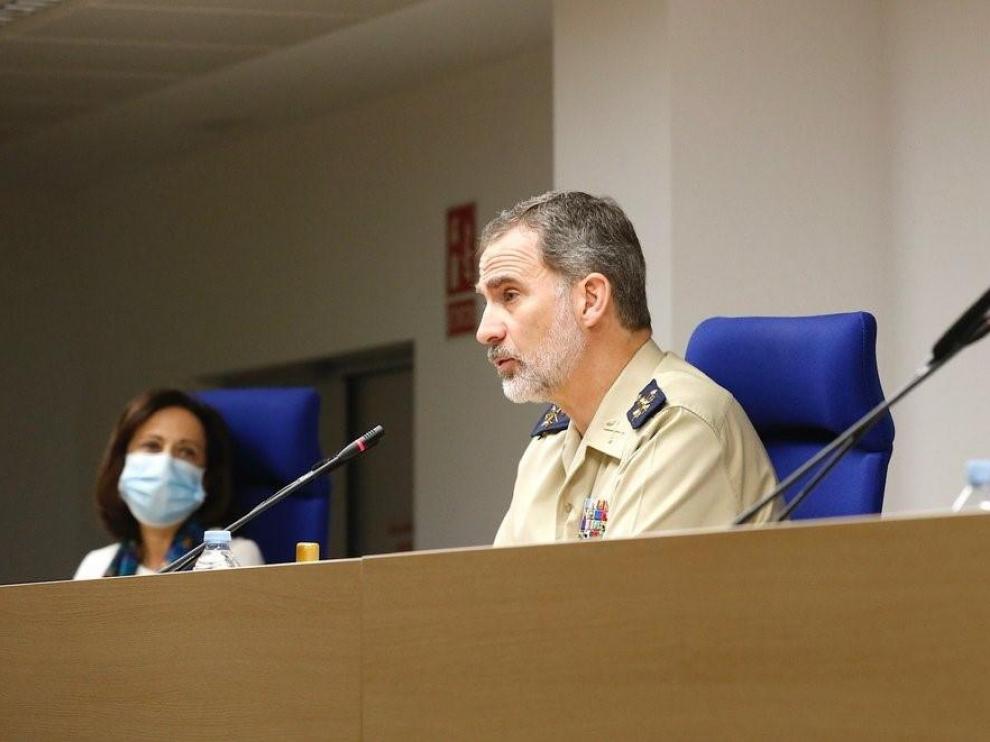 Margarita Robles este sábado junto al Rey Felipe VI al finalizar la vídeoconferencia por el Día de las Fuerzas Armadas