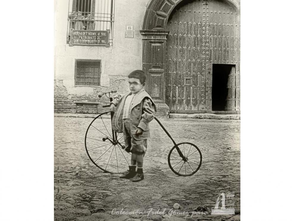 Anteayer Fotográfico Zaragozano / Colección Fidel Gómez.