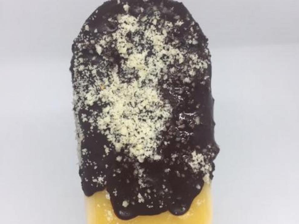 Helado de mango y cacao puro.