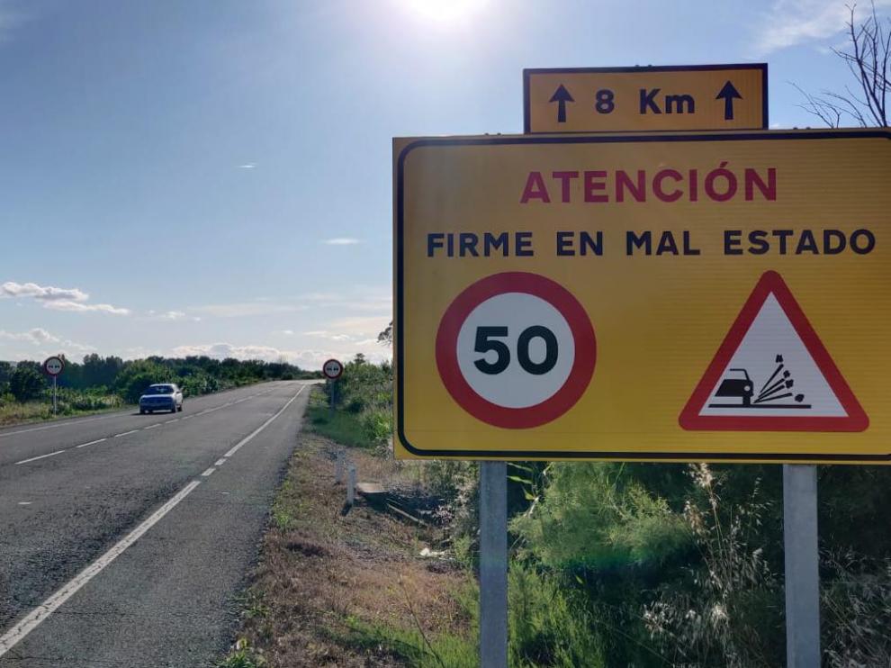 La velocidad está reducida a 50 km/h debido al estado del firme.
