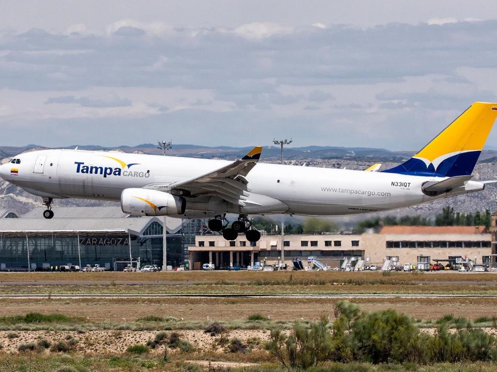 Aterrizaje de un Airbus de Tampa Cargo por primera vez en el aeropuerto, el pasado miércoles.