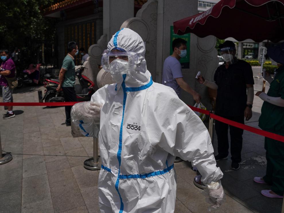 China informa de 49 nuevos casos de coronavirus, 36 de ellos en Pekín