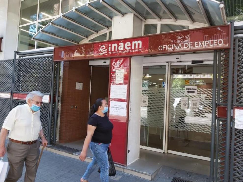 La oficina del Inaem de la calle de Santander, en Zaragoza.