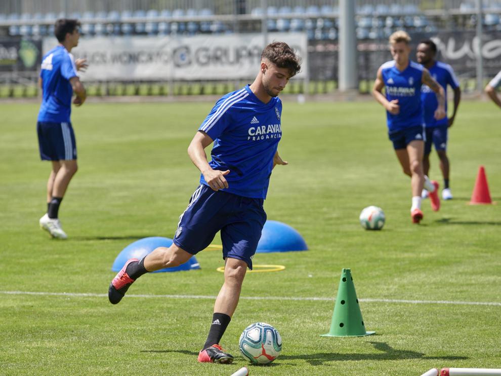 Javi Puado ya se entrena con sus compañero. Imagen del entrenamiento de este miércoles tras la victoria contra el Almería