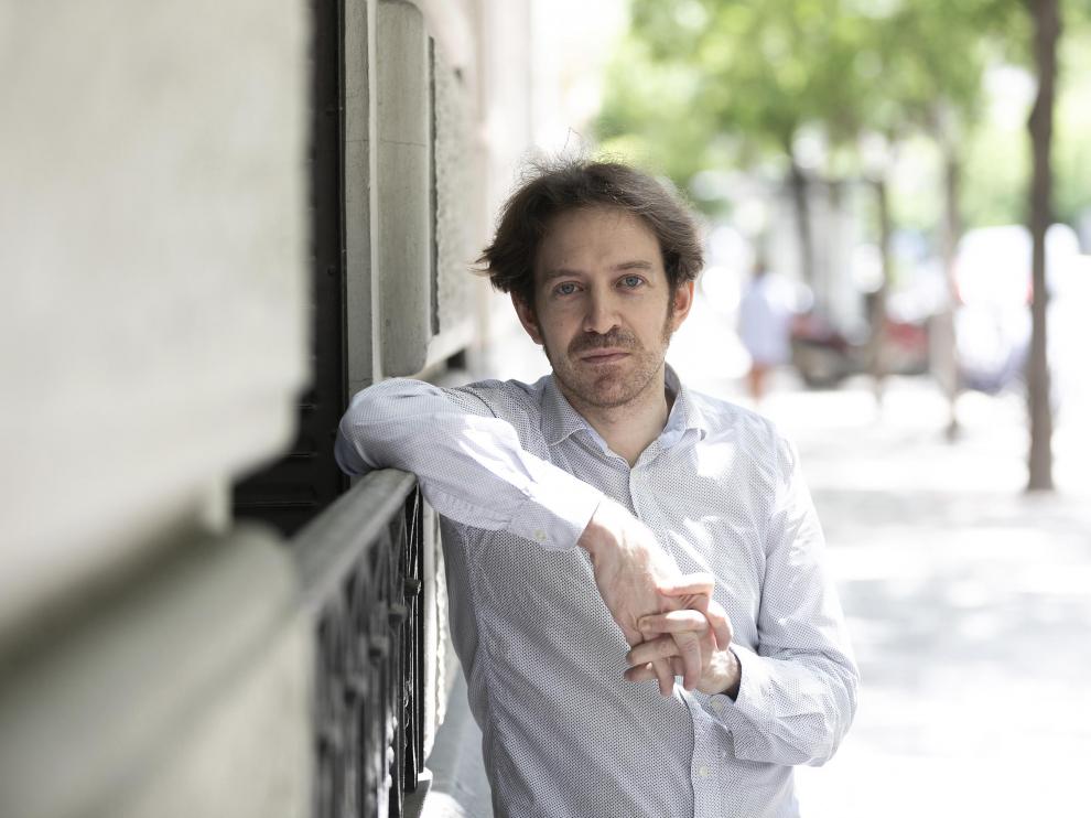 El aragonés Daniel Gascón ha publicado su segunda novela en Random House Mondadori