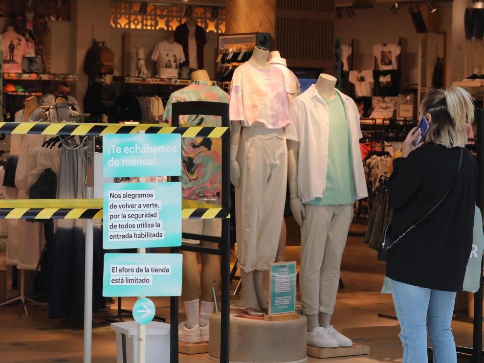 El pasado 4 de mayo reabrieron las tiendas físicas con limitaciones de aforo.
