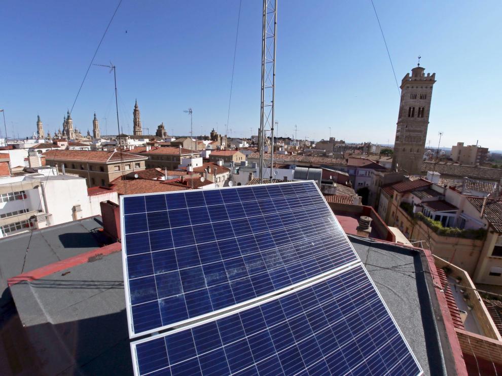 Placa solar para alimentar el ascensor.