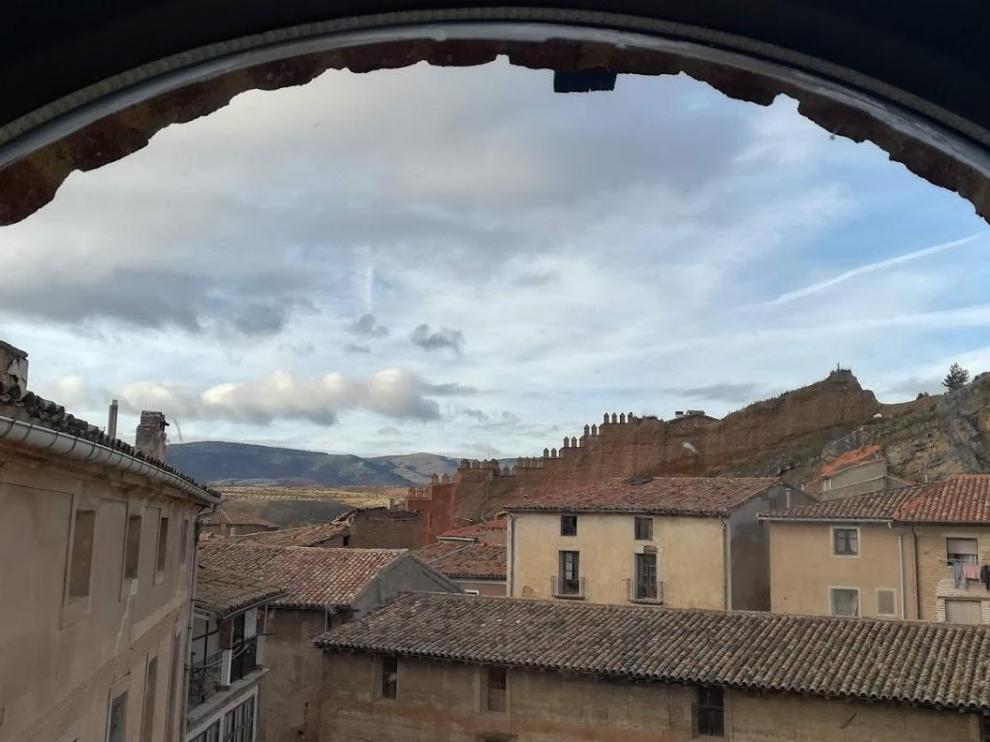 Vista de las murallas de Daroca desde la población