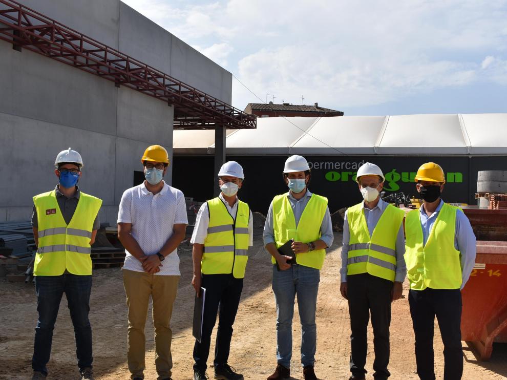 El alcalde y concejales han visitado esta mañana las obras junto a responsables del espacio comercial