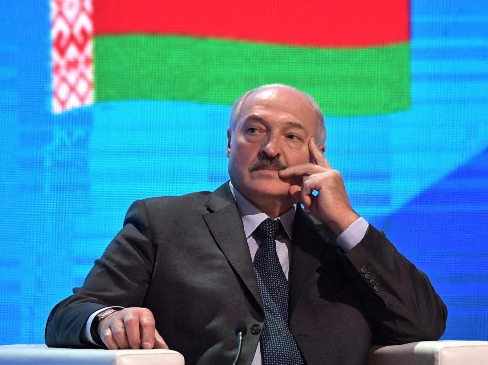 Alexander Lukashenko, en una imagen de archivo.  (Foto de ARCHIVO)
12/10/2018 ONLY FOR USE IN SPAIN [[[EP]]] FILED - 12 October 2018, Belarus, Mogilev: Belarusian President Alexander Lukashenko attends the plenary session of the Fifth Forum of Russian and Belarusian Regions. Lukashenko told his countrypeople he would make sure there would be no civil-war-like si