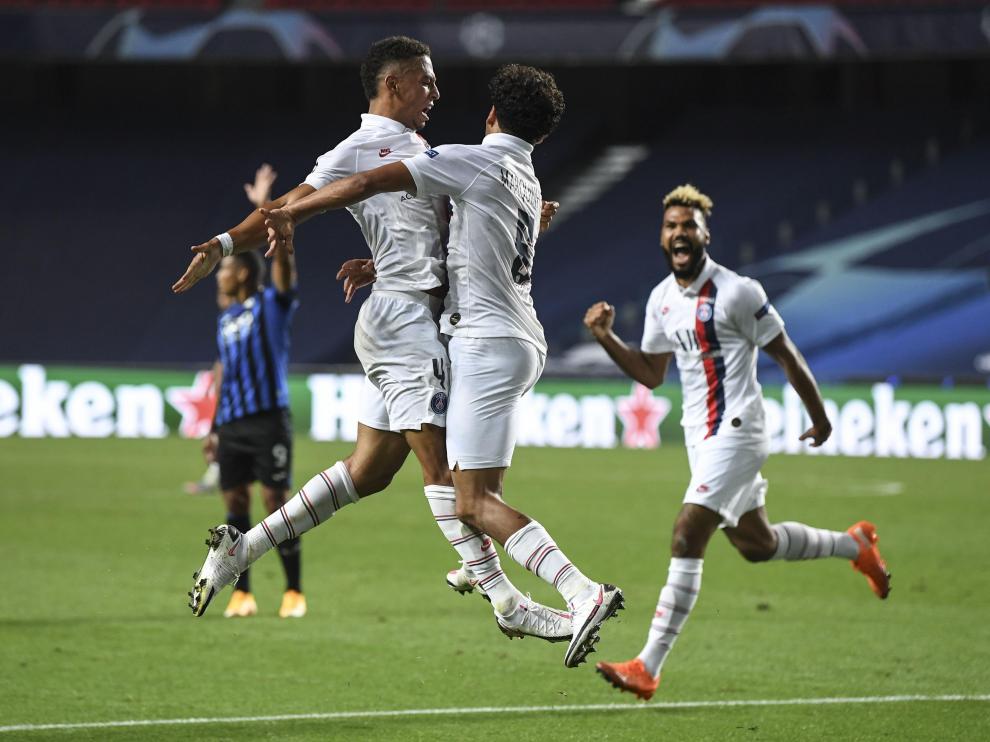 Los jugadores del PSG celebrando un tanto