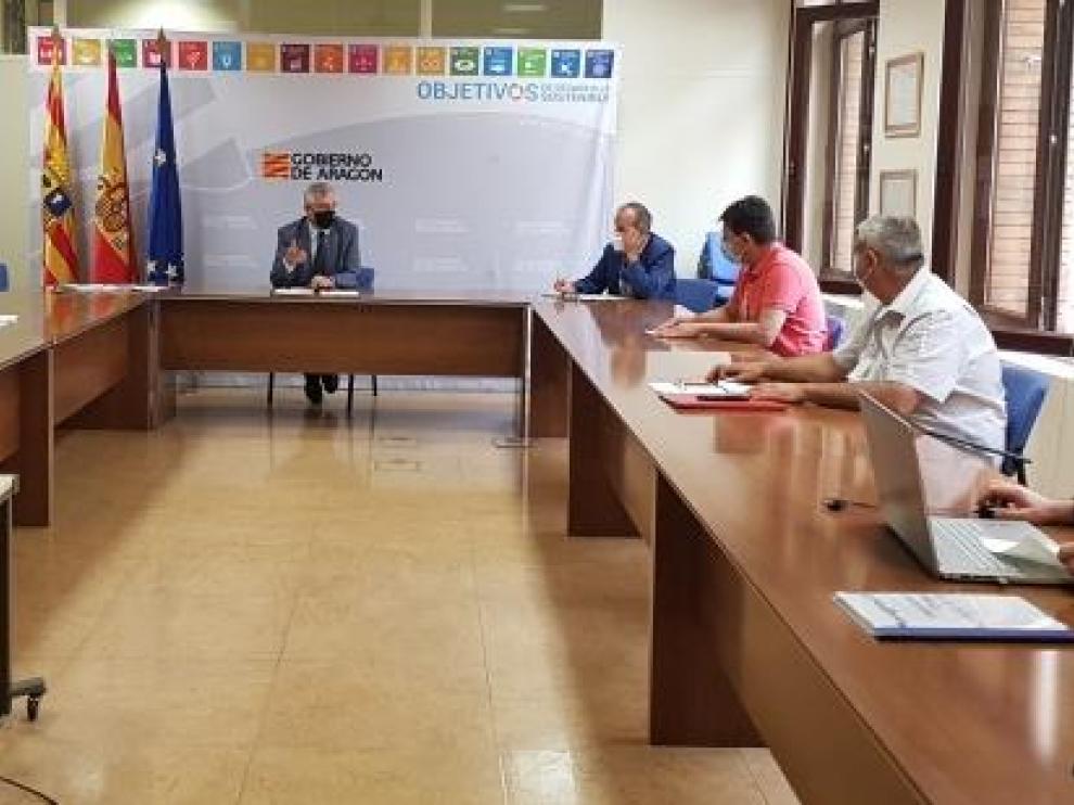 Olona se reúne con los representantes de las Comunidades de Regantes del El Sifón de Cardiel y Sector XIII-A Monegros Sur