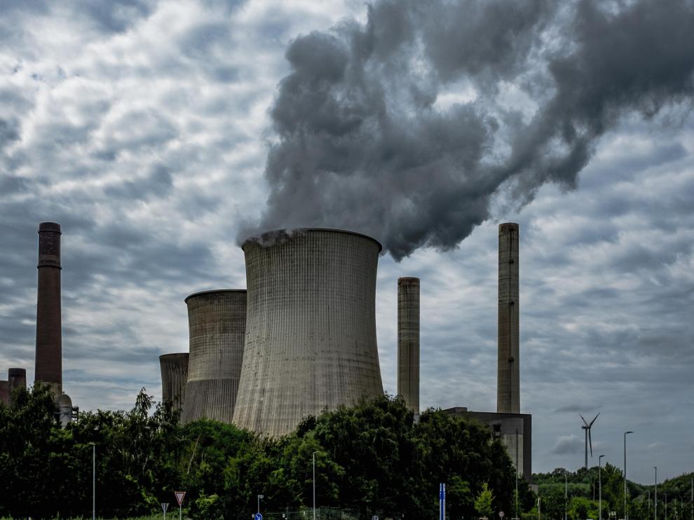 La proximidad residencial a instalaciones industriales que emiten sustancias tóxicas al medio ambiente y generan residuos peligrosos podría ser una fuente potencial de exposición a carcinógenos reconocidos.
