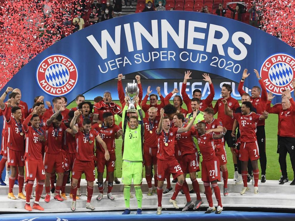 Los jugadores del Bayern celebran la conquista de la Supercopa de Europa
