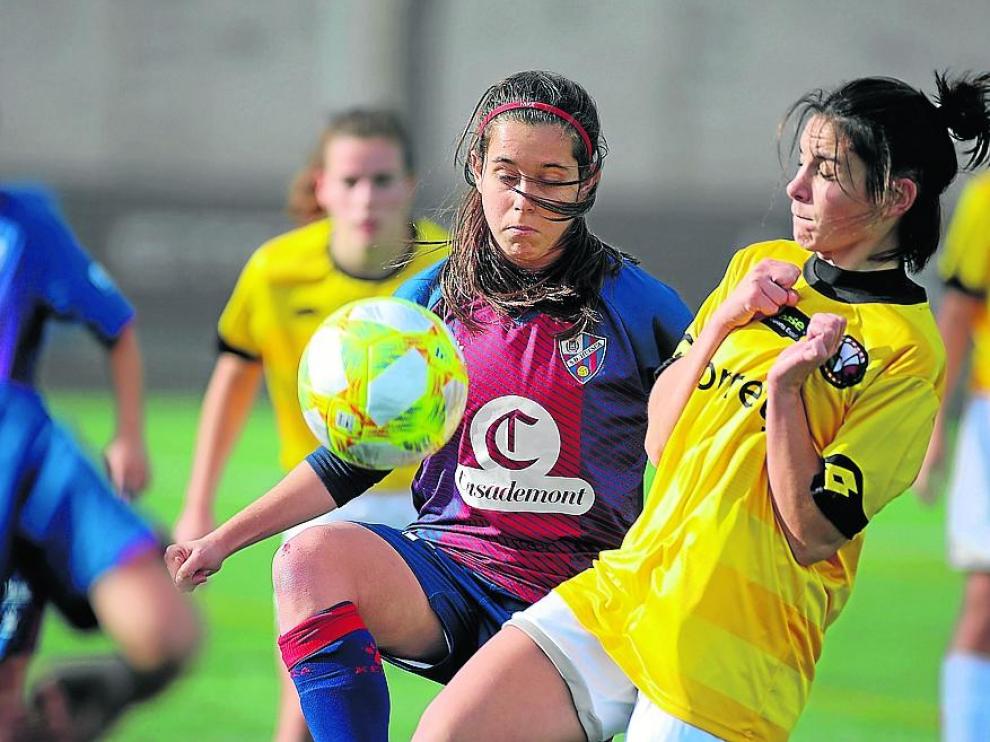 Imagen del partido entre el Huesca y el Vic femenino de la pasada temporada
