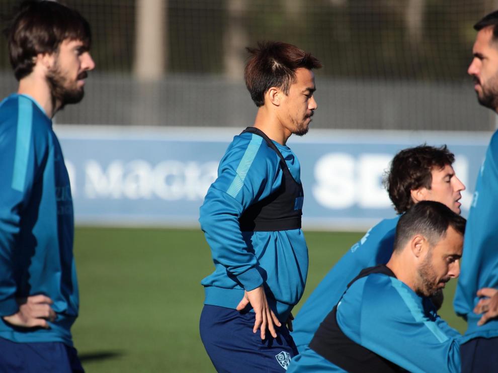 Okazaki y Pedro López trabajaron este martes con el grupo durante la primera pate del entrenamiento.