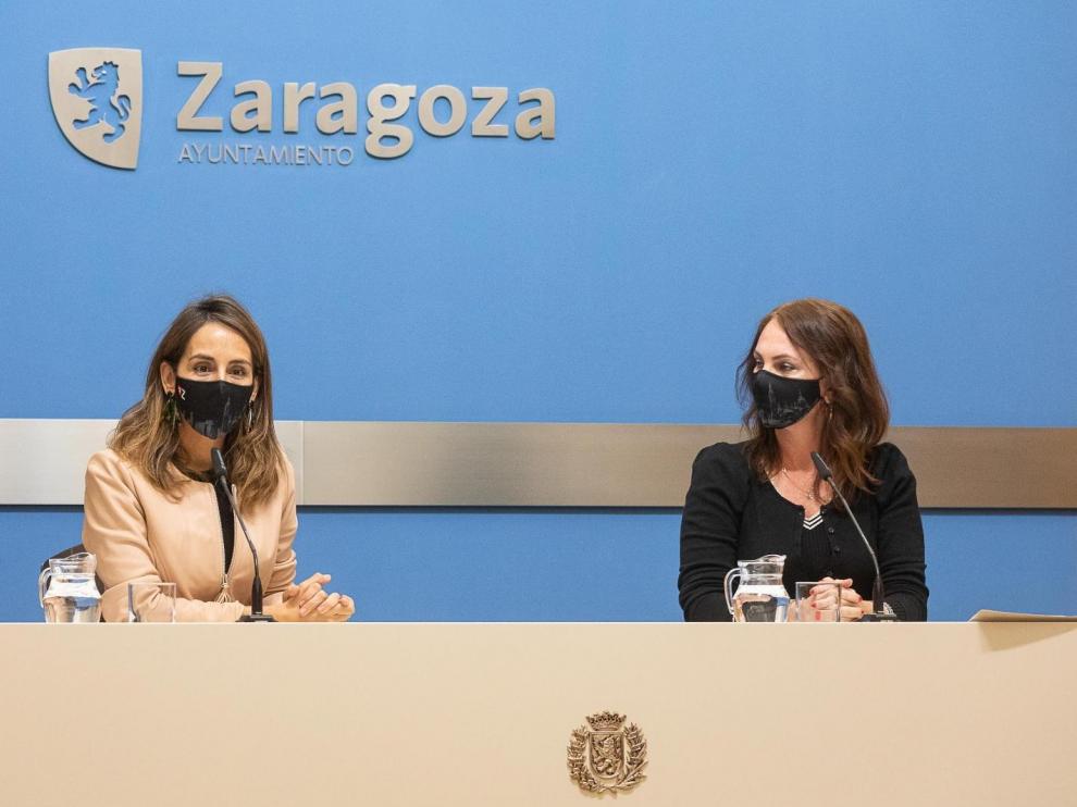 La edil de Hacienda, María Navarro, y la de Economía, Carmen Herrarte.