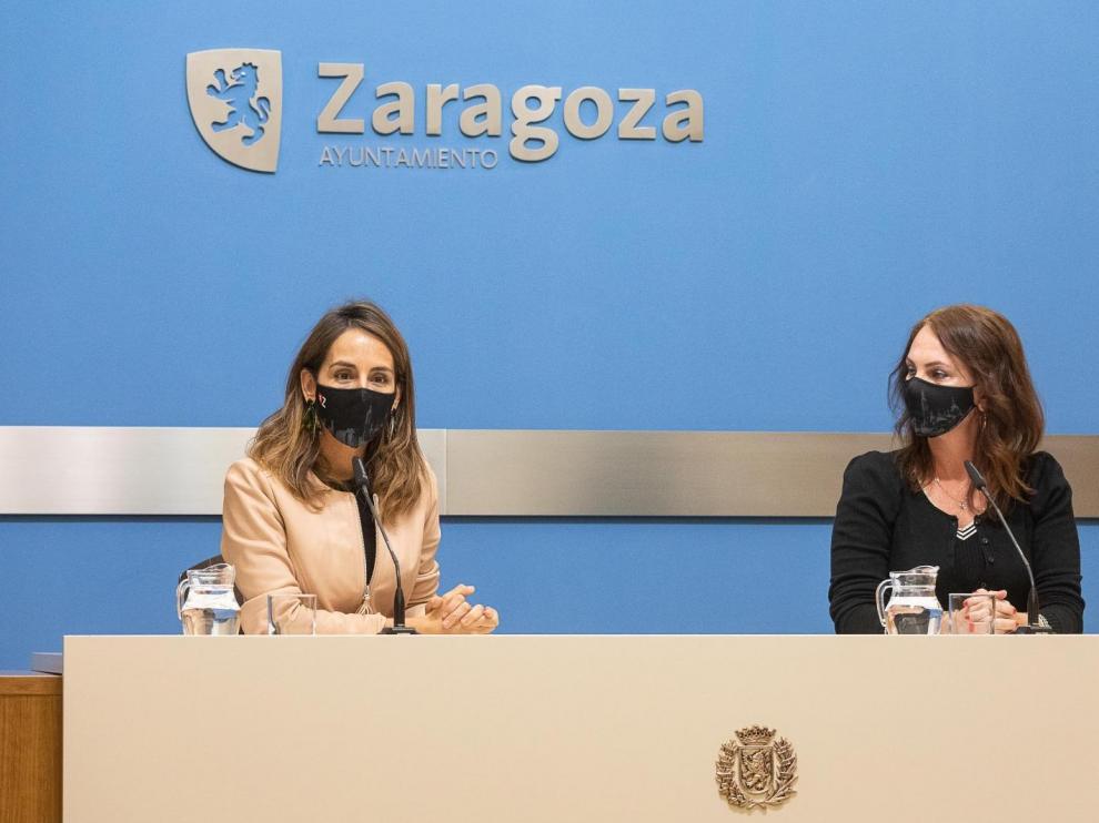 La edil de Hacienda, María Navarro, y la de Economía, Carmen Herrarte.