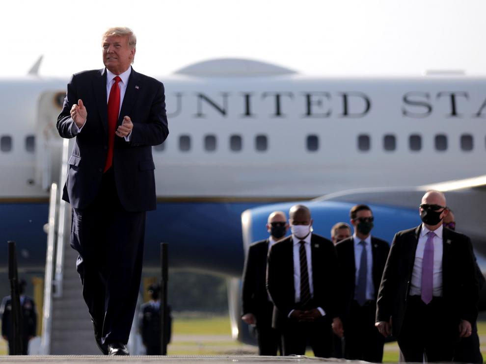Trump, a su llegada al aeropuerto internacional de Ocala, en Florida.
