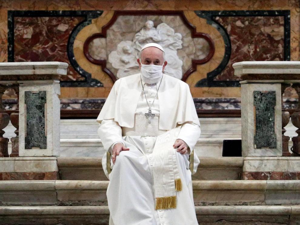 El Papa Francisco con mascarilla