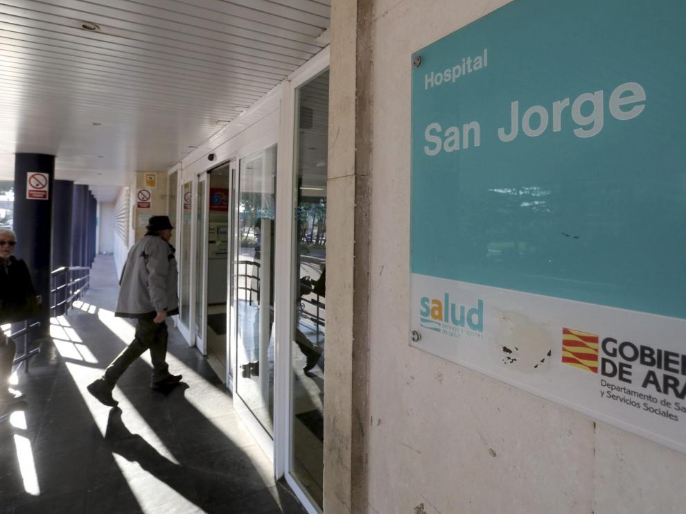 Foto de archivo de la puerta principal de acceso al Hospital Universitario San Jorge de Huesca.
