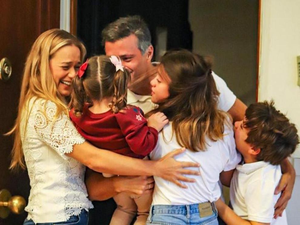Leopoldo López y su familia a su llegada a Madrid.