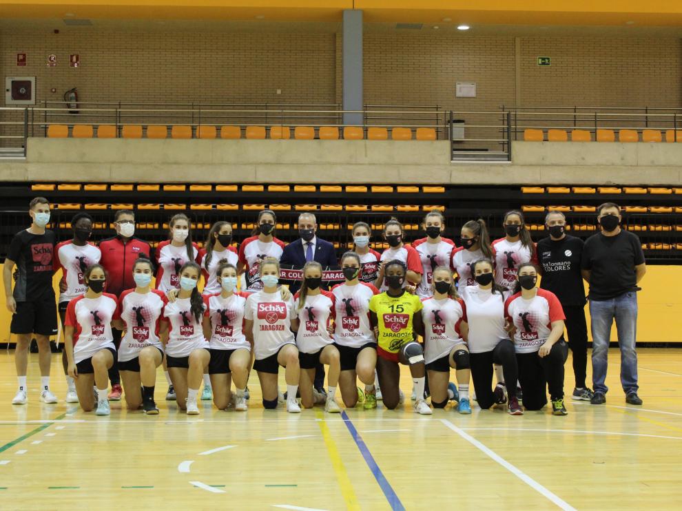 El Schär Zaragoza, primer equipo del Balonmano Colores, que milita en la División de Honor Plata Femenina.