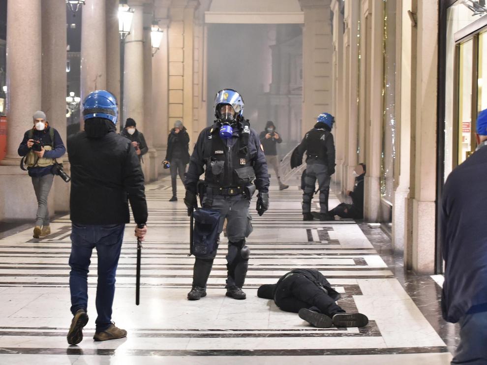 Protestas contra las medidas del Gobierno en Turín.