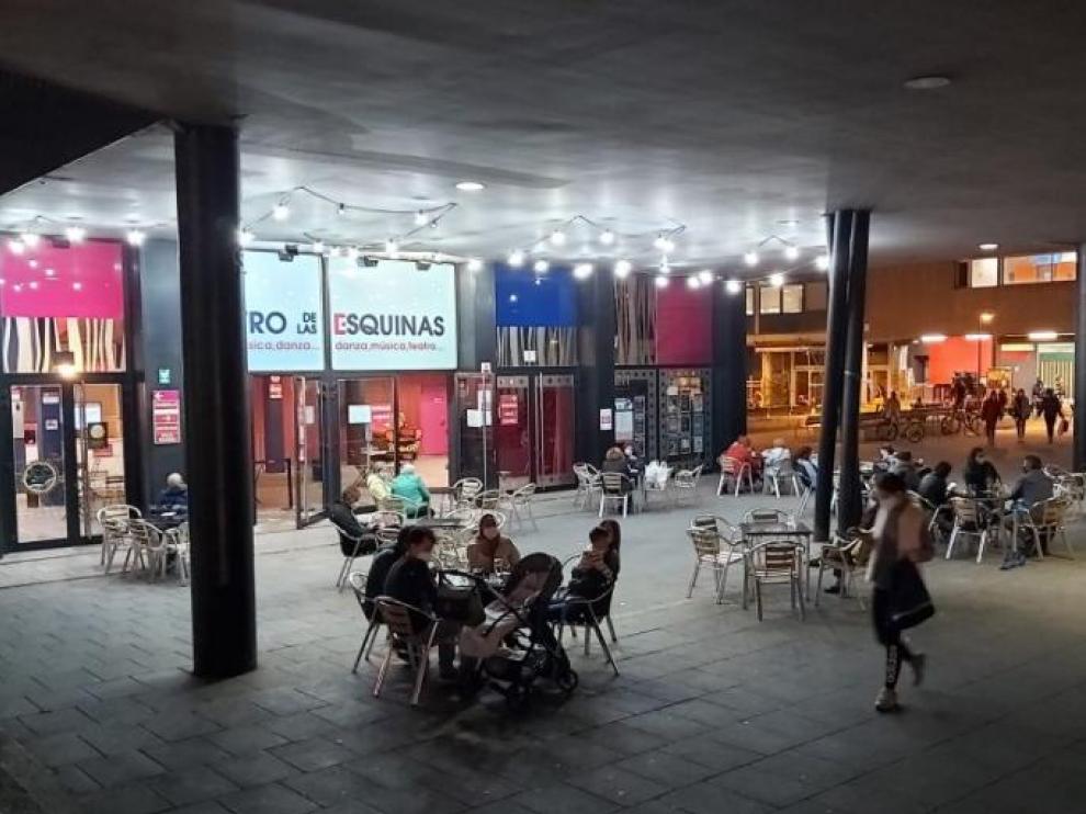 El centro cívico y el teatro de Las Esquinas, en Las Delicias.