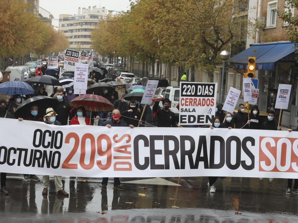 Imagen de la manifestación del sector hostelero celebrada el martes en Huesca.