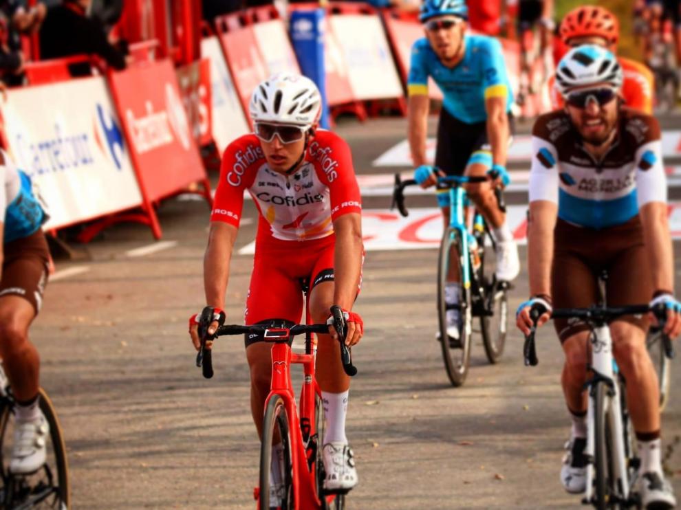 Fernando Barceló a su llegada a Sabiñánigo, en la Vuelta España 2020.