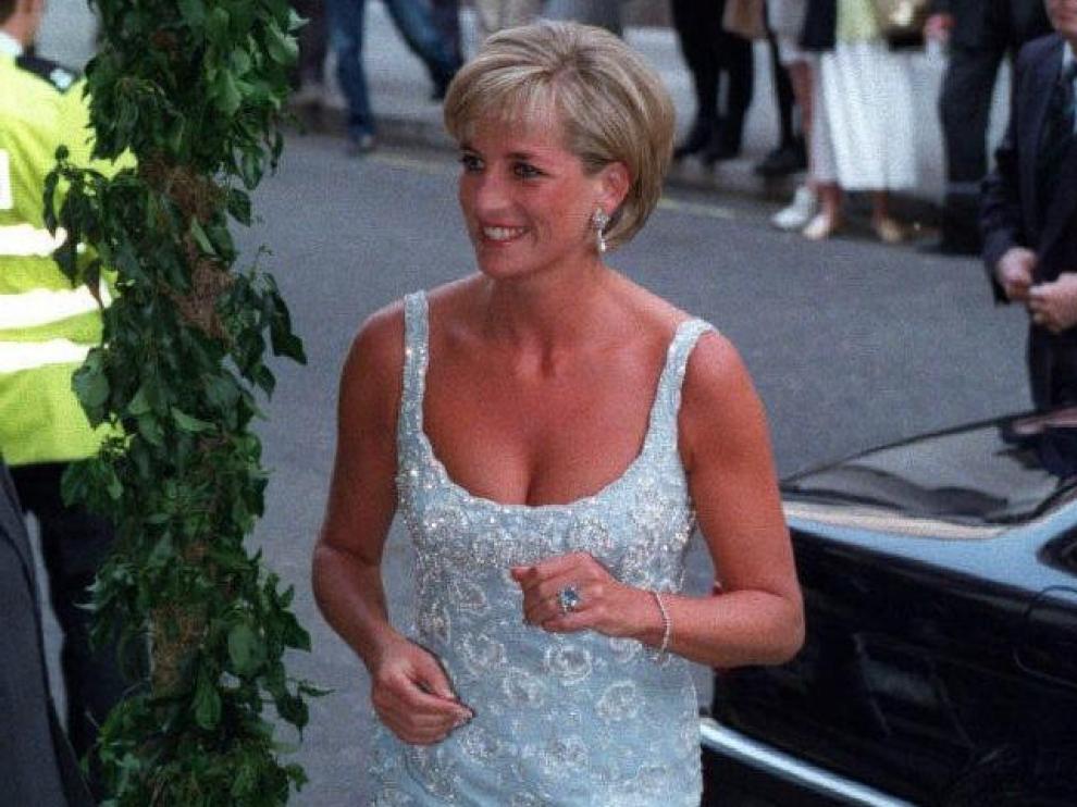 Diana de Gales fue, para muchos diseñadores, el más poderoso de los iconos de la moda y el estilo de su tiempo.