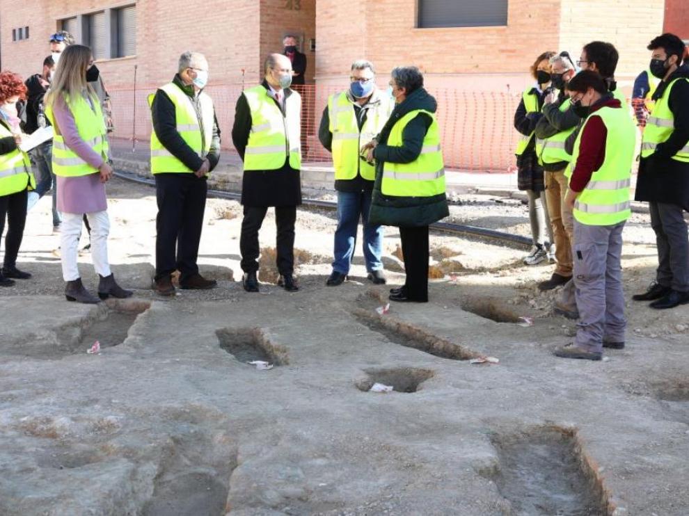 Javier Lámbán ha visitado este sábado los trabajos de excavación de la necrópolis de Tauste.