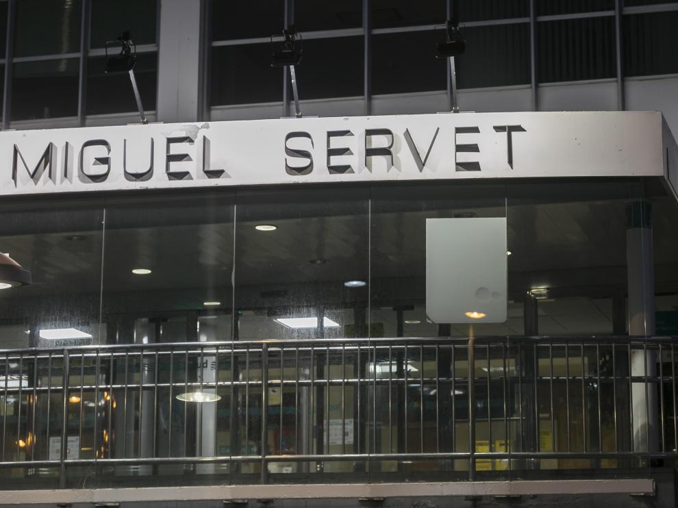 Entrada de la residencia general del Hospital Miguel Servet de Zaragoza.