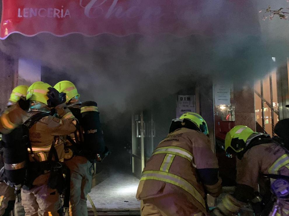 Incendio en un comercio de la calle Unceta