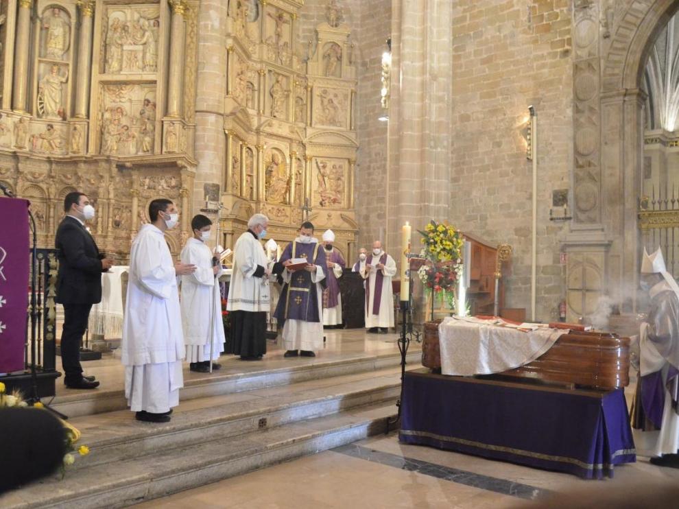 El cardenal Omella ha presidido este sábado el funeral por el obispo emérito Alfonso Milián.