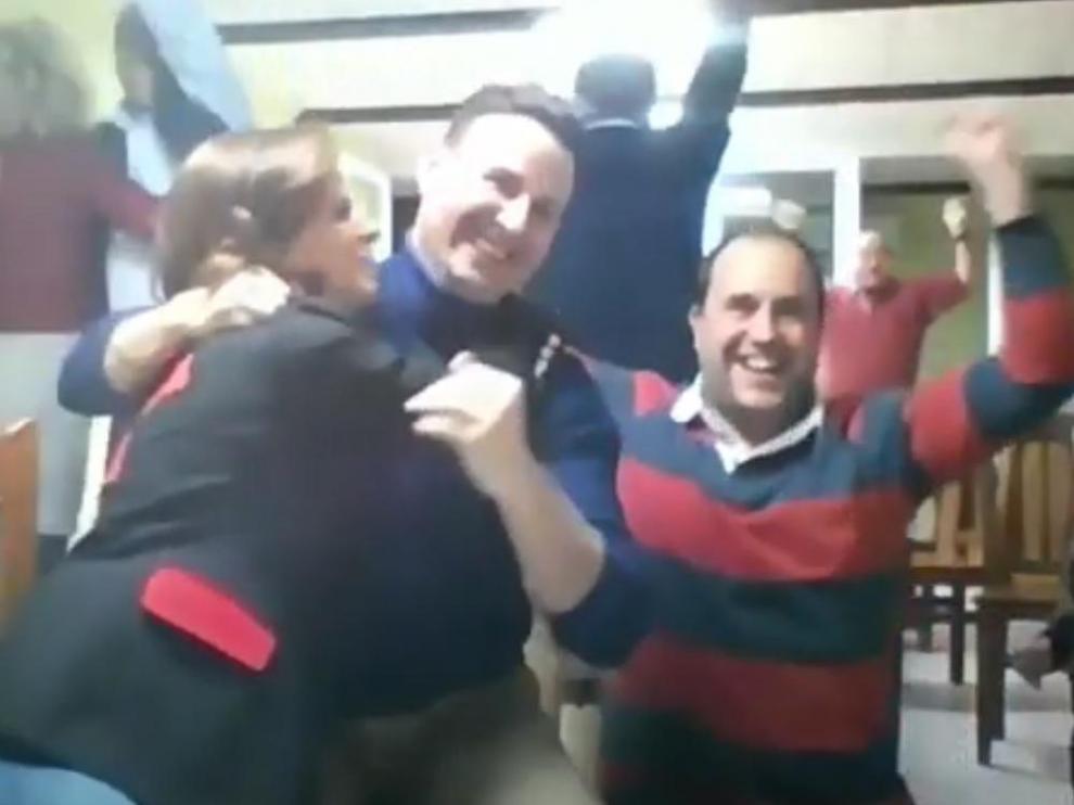 Celebración familiar para festejar el Porc d'Or que consiguió la granja José Pérez Sancho de Santa Anastasia (Zaragoza)