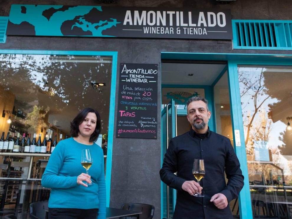 Natalia Martínez y Rubén Marín, fundadores de Amontillado winebar y tienda.