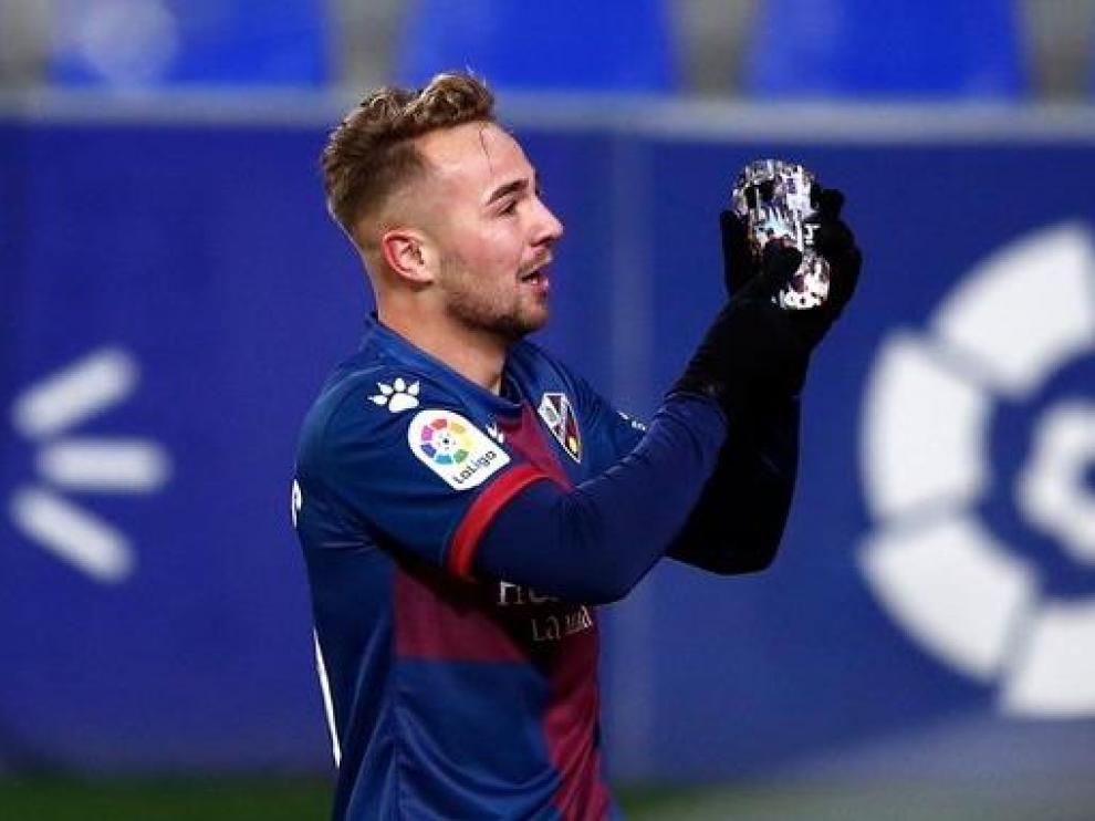 Javier Ontiveros dedica el gol a su abuela.