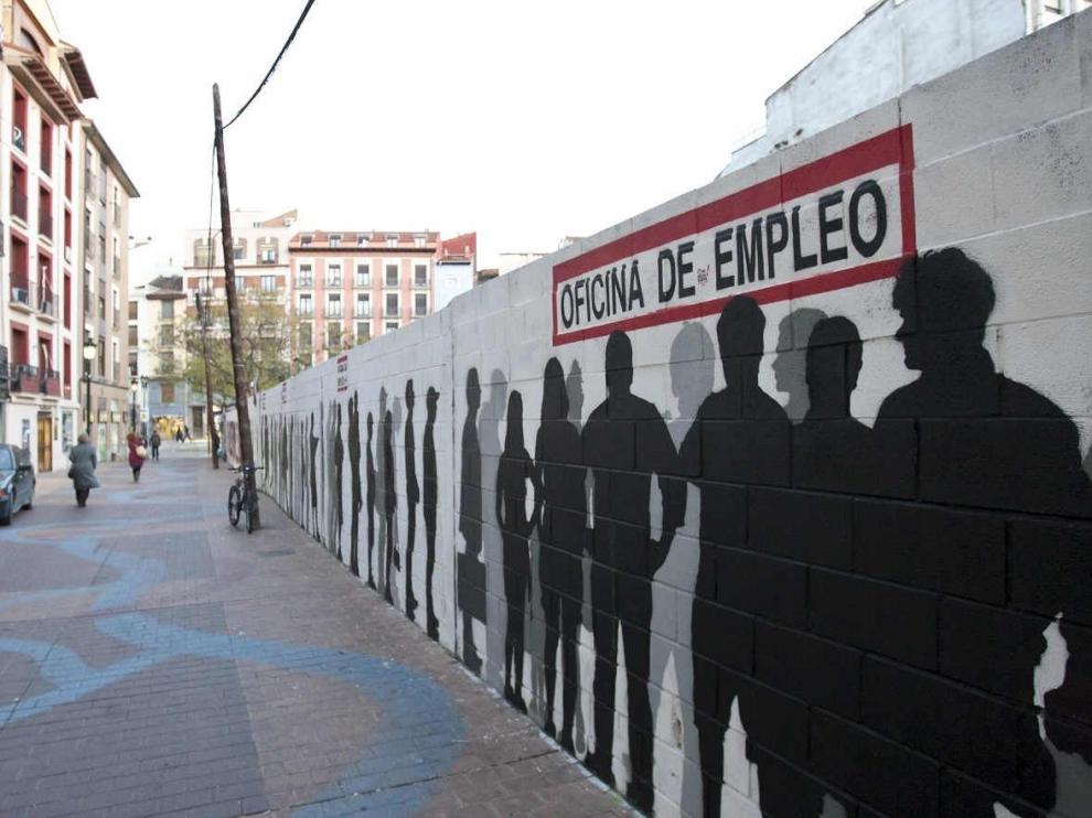 Grafiti de la oficina de empleo en la calle San Pablo de Zaragoza.