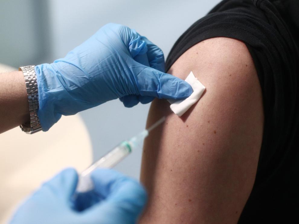 Aplicación de una vacuna contra la covid-19